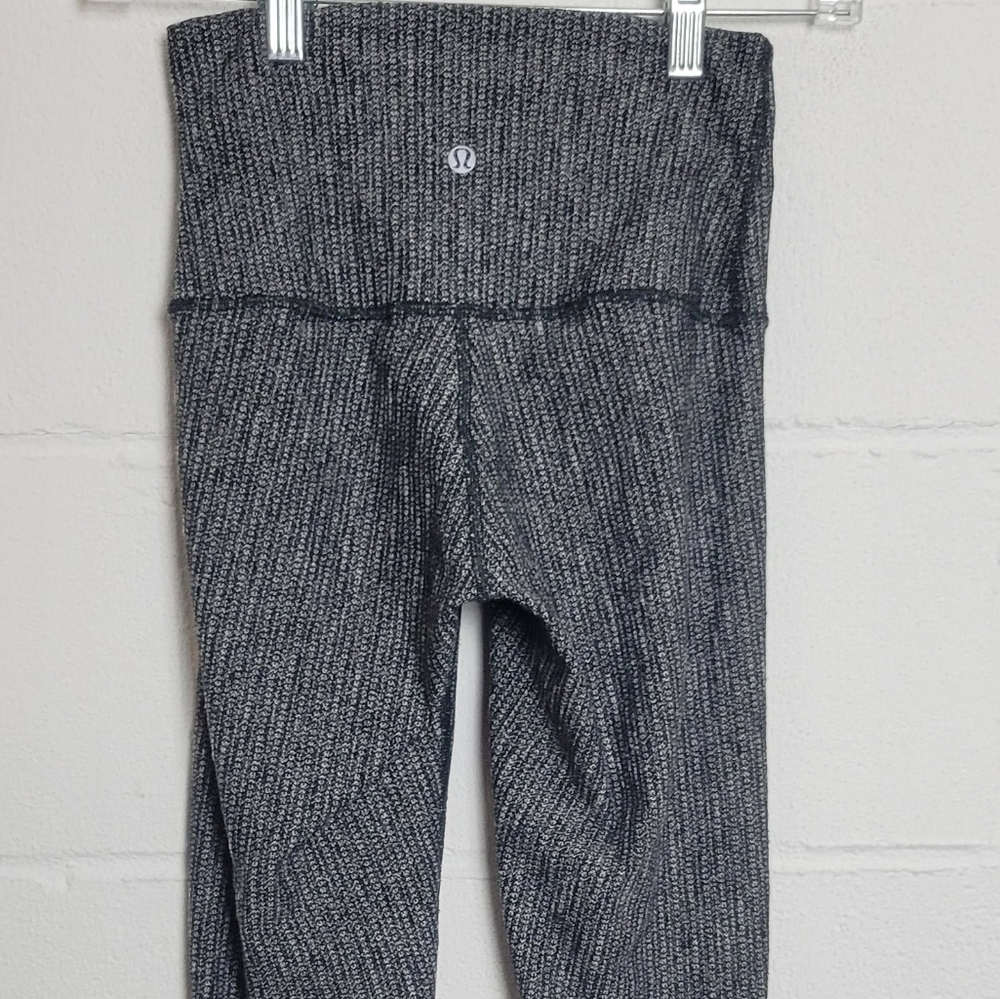 Lululemon Textured Grey Herringbone Print Wunder Under Leggings Size 2
